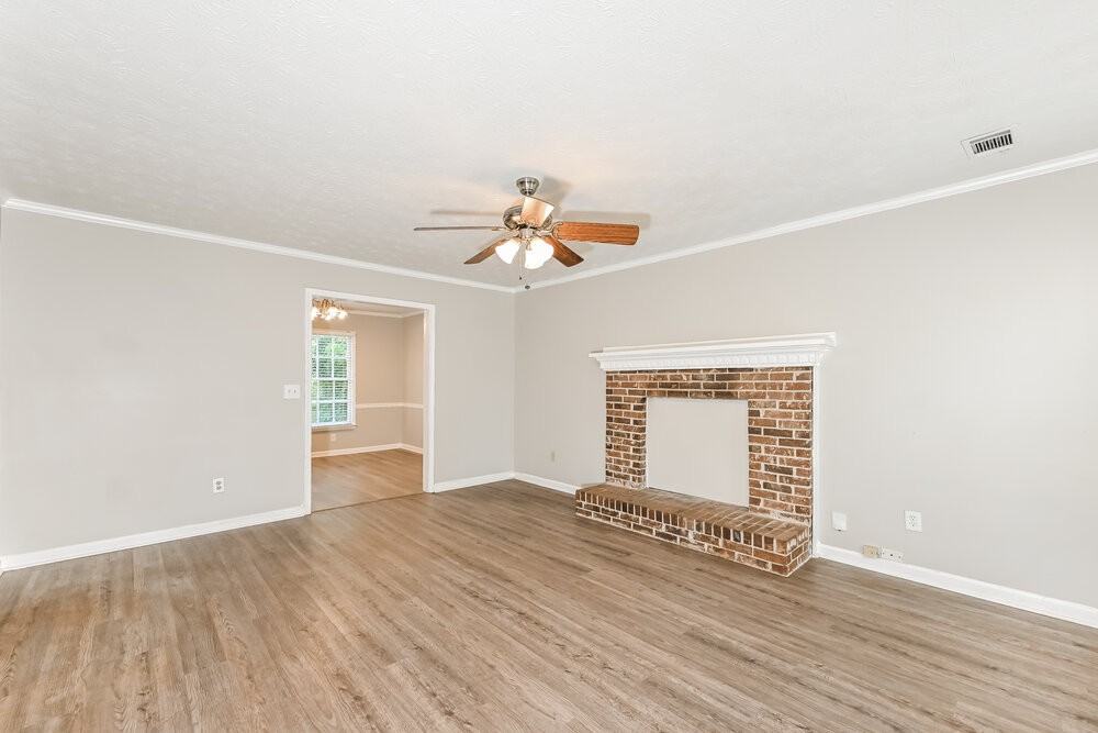 1551 Willow Creek Ct - Photo 4 of 17