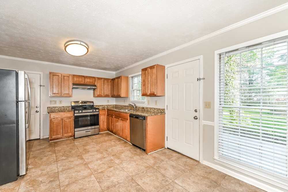 1551 Willow Creek Ct - Photo 7 of 17