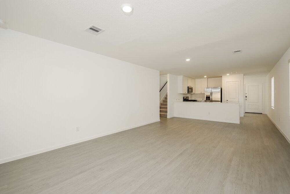 13495 Bay Springs Dr - Photo 4 of 17