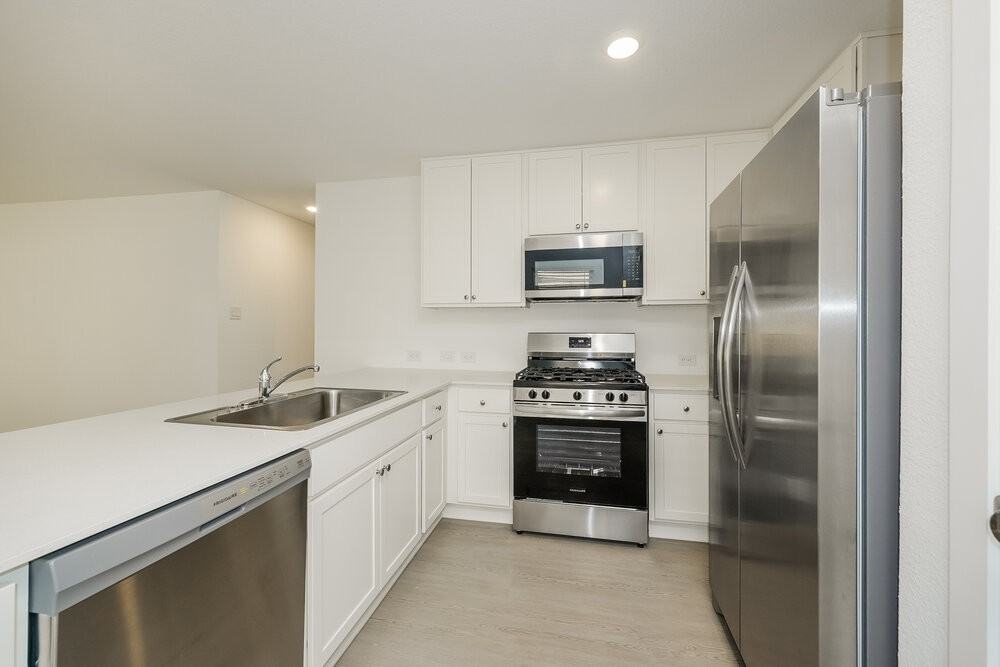 13495 Bay Springs Dr - Photo 6 of 17