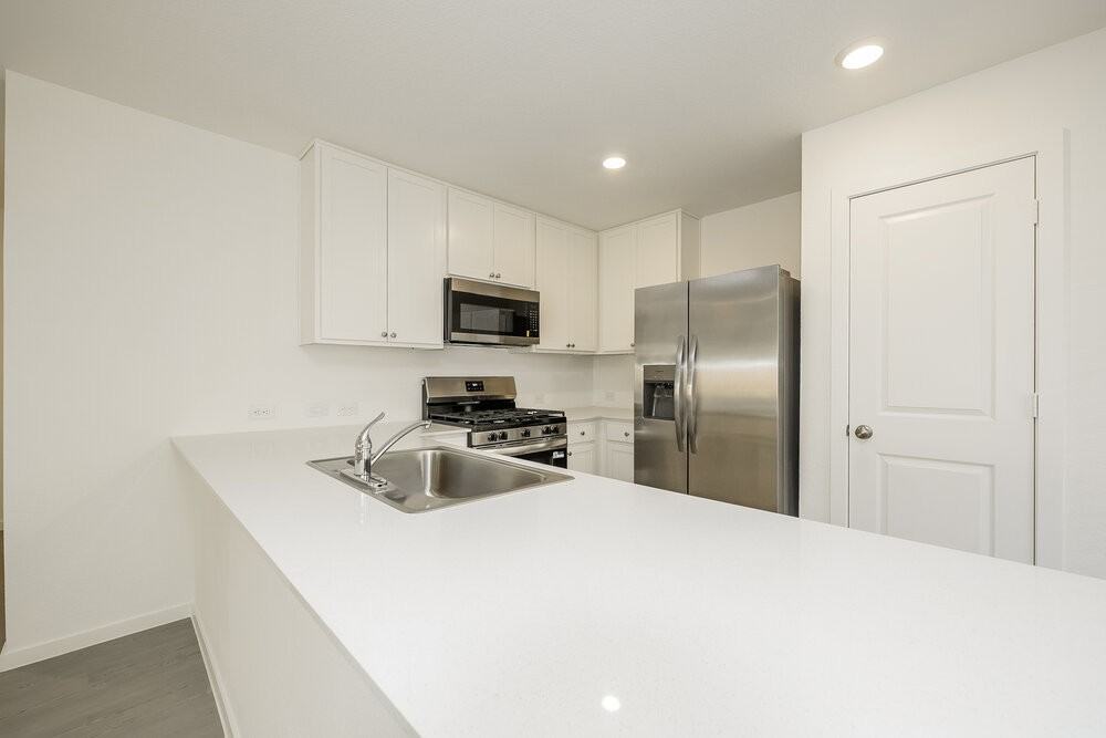 13495 Bay Springs Dr - Photo 7 of 17