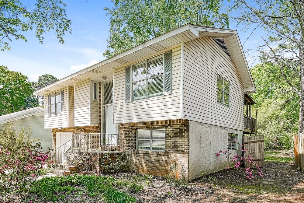2524 Daly Dr - Photo 4 of 17
