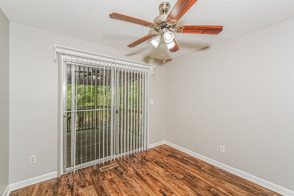2524 Daly Dr - Photo 7 of 17