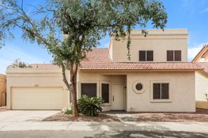 featured image of 1717 E Geronimo St