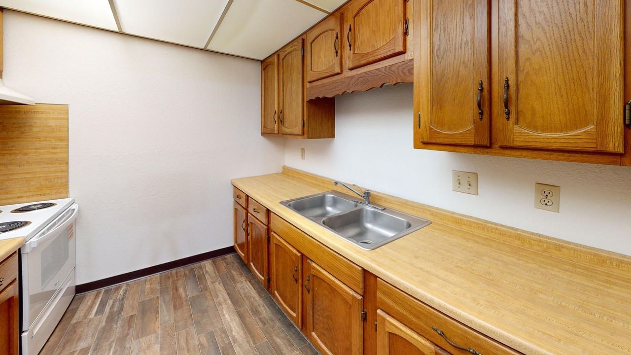 Gateway Circle Apartments - Photo 2 of 23