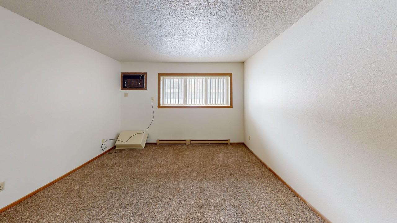 Gateway Circle Apartments - Photo 4 of 23