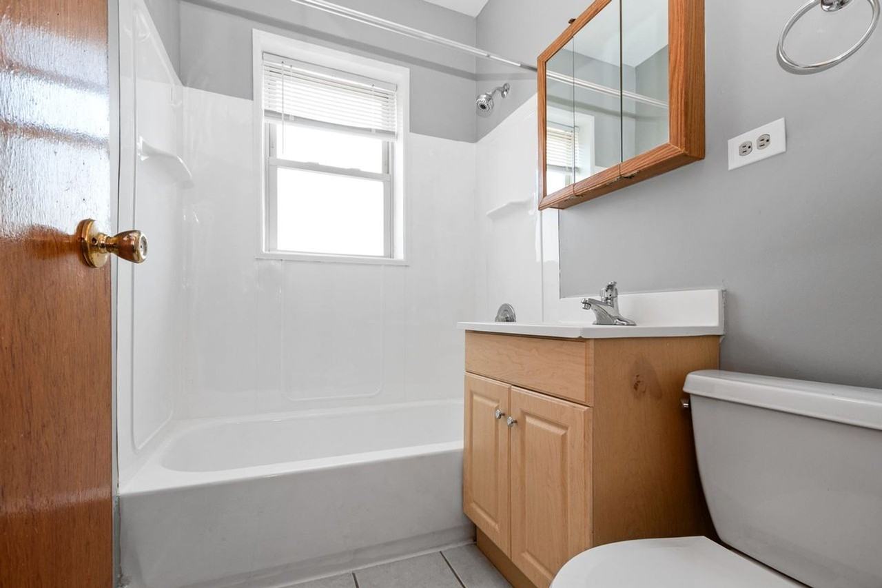 58th/Trumbull - Photo 7 of 16