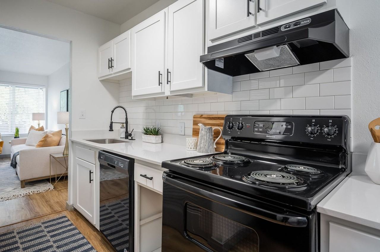 The Katmai Apartments - Photo 7 of 22