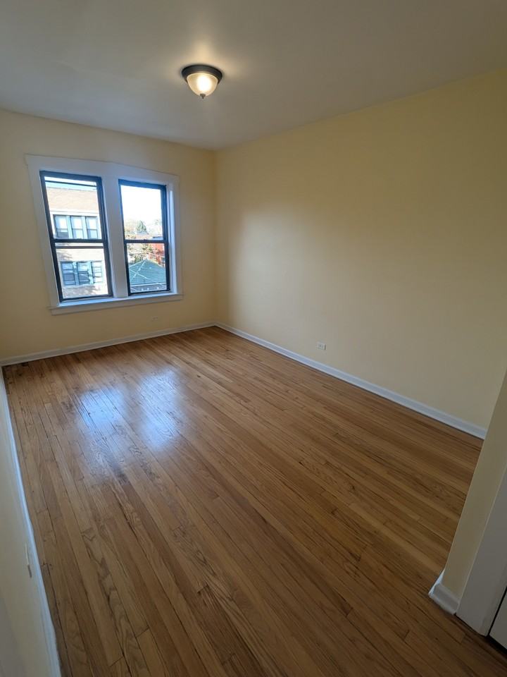 1315 W 82nd St - Photo 4 of 5