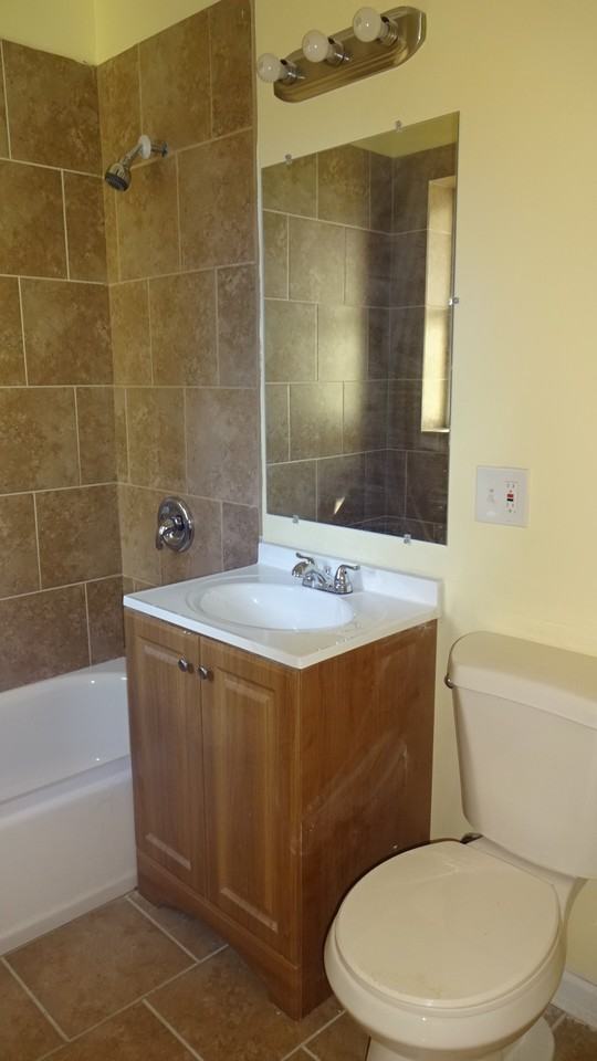 1325 W 82nd St - Photo 2 of 4