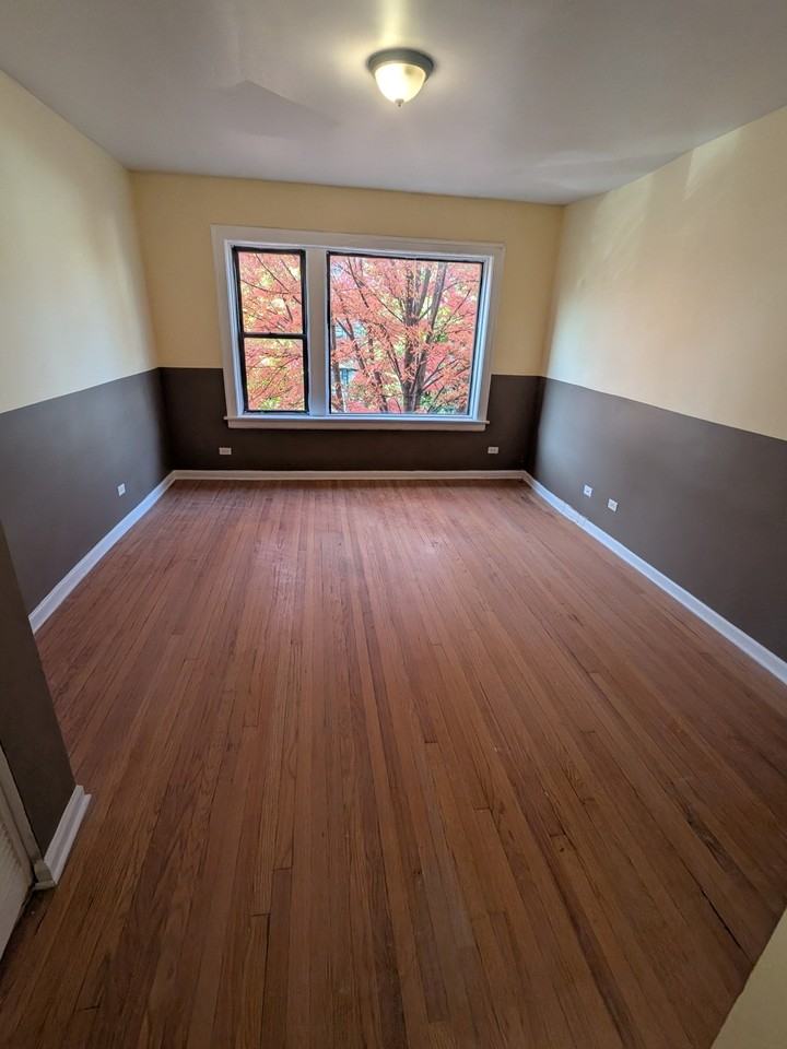 8205 S Ada St - Photo 4 of 5