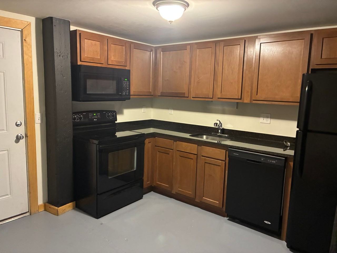 60 Dexter St - Photo 2 of 16