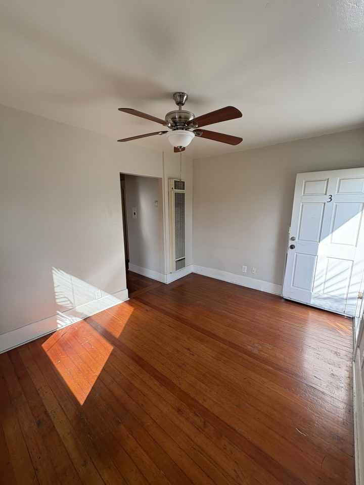 1031 21st StreetUnit #1031-3 - Photo 3 of 18