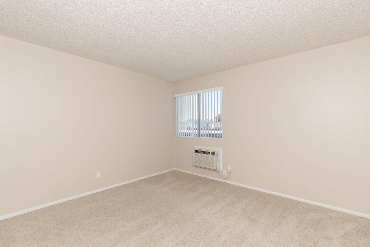 9950 Juanita St - Photo 6 of 10