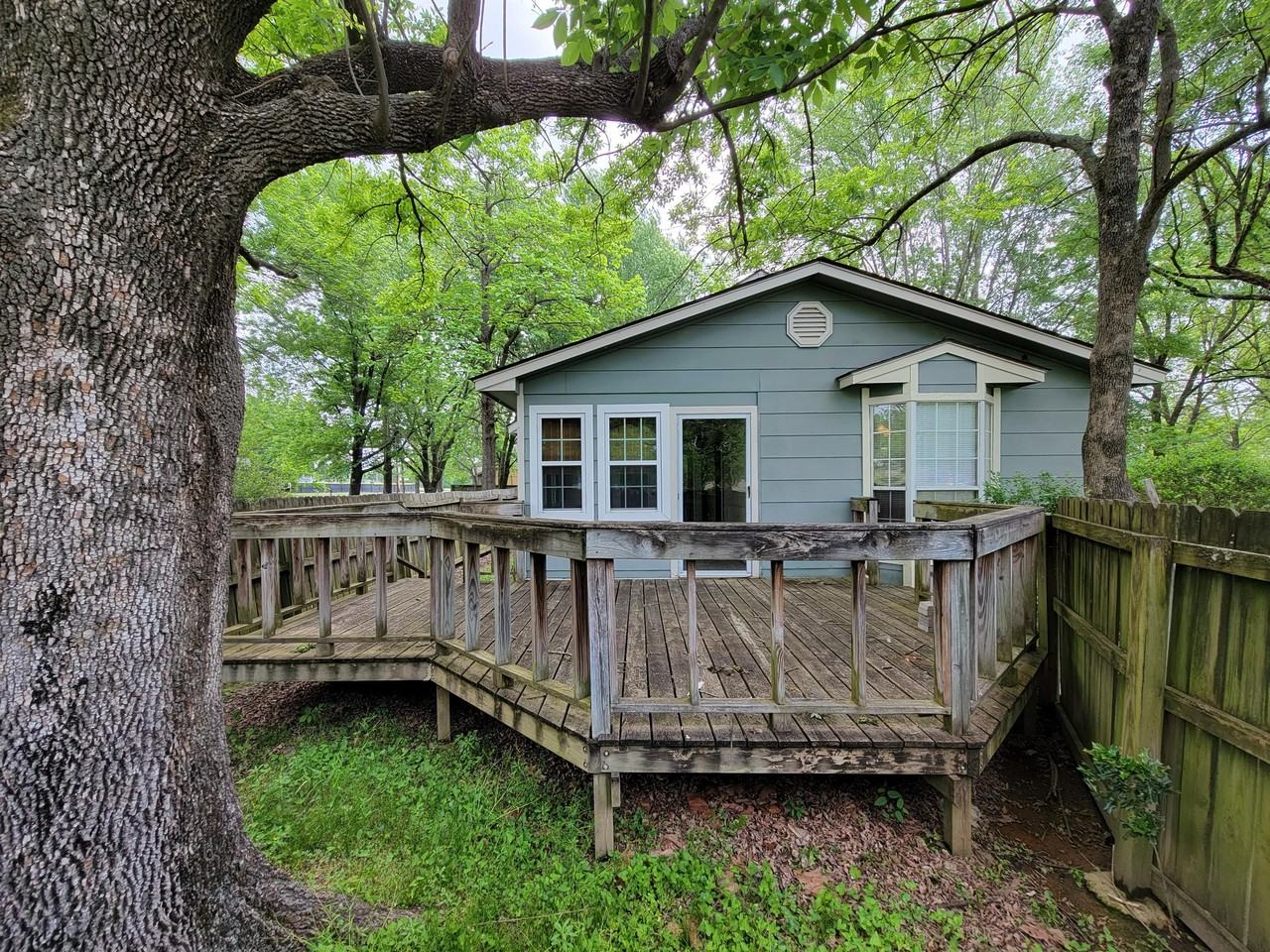 204 S Oak St #1 - Photo 3 of 19