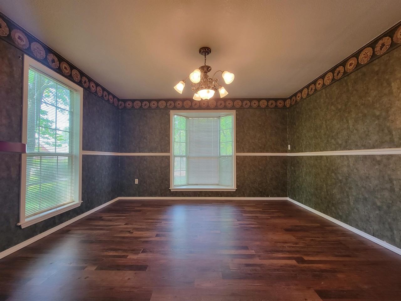 204 S Oak St #1 - Photo 6 of 19