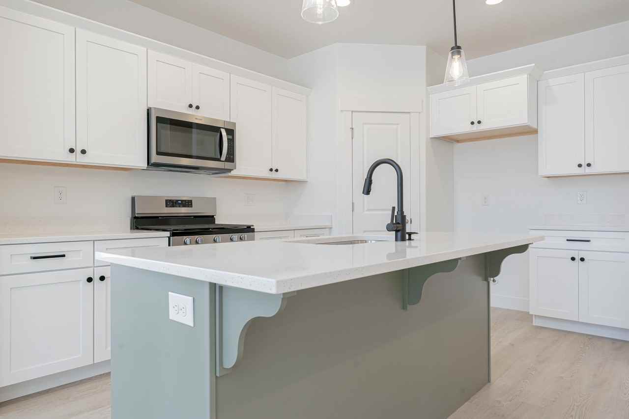 732 N Banner Dr #1 - Photo 3 of 24