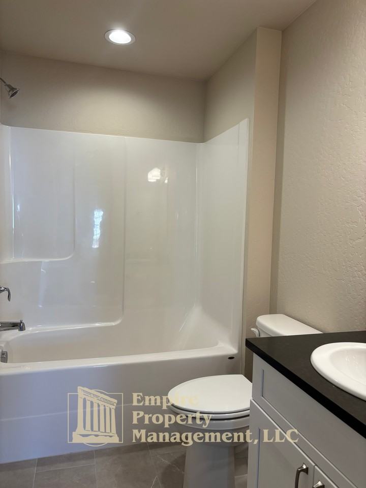 1668 Irvine Way #1668 - Photo 6 of 8
