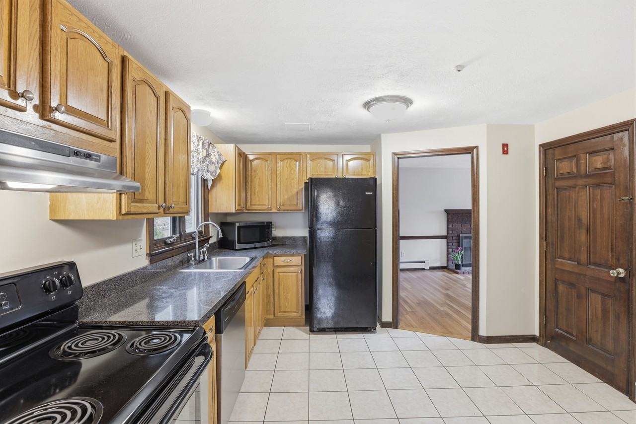 17 Circle Road - Photo 2 of 19