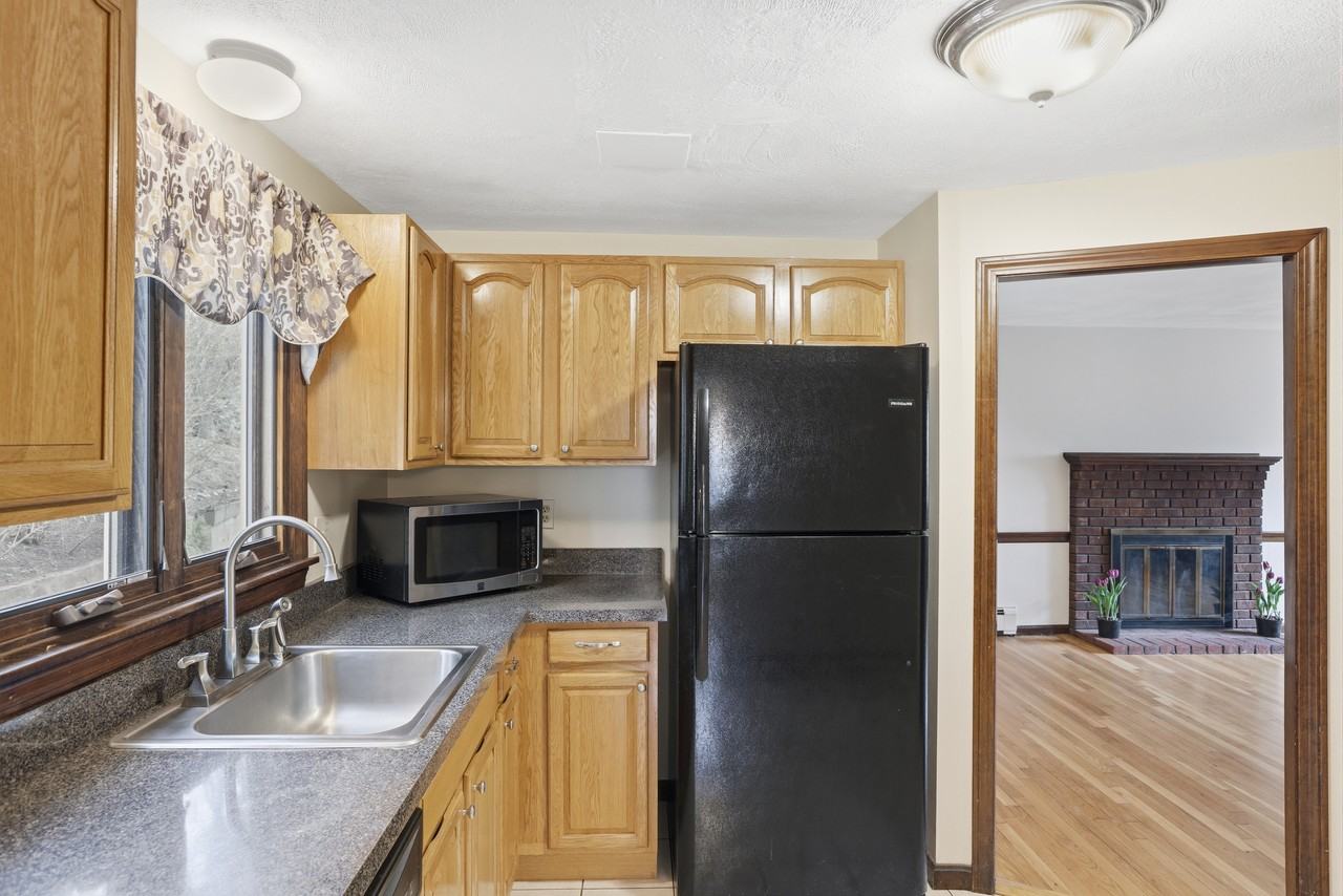 17 Circle Road - Photo 5 of 19