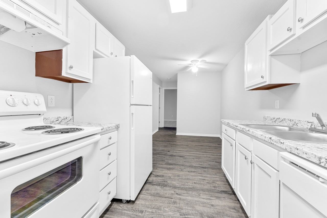 5926 Walnut Cir Apt C11 - Photo 3 of 10