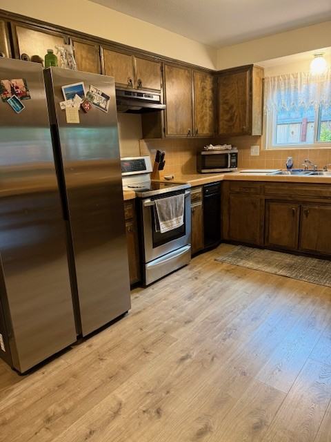 812 Greenwich Dr - Photo 4 of 43