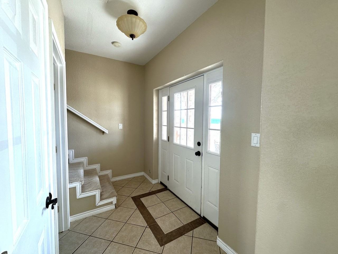 603 E 8th St #C - Photo 3 of 12