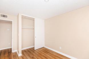 570 Knollview Ct - Photo 1 of 1