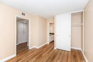 570 Knollview Ct - Photo 1 of 1