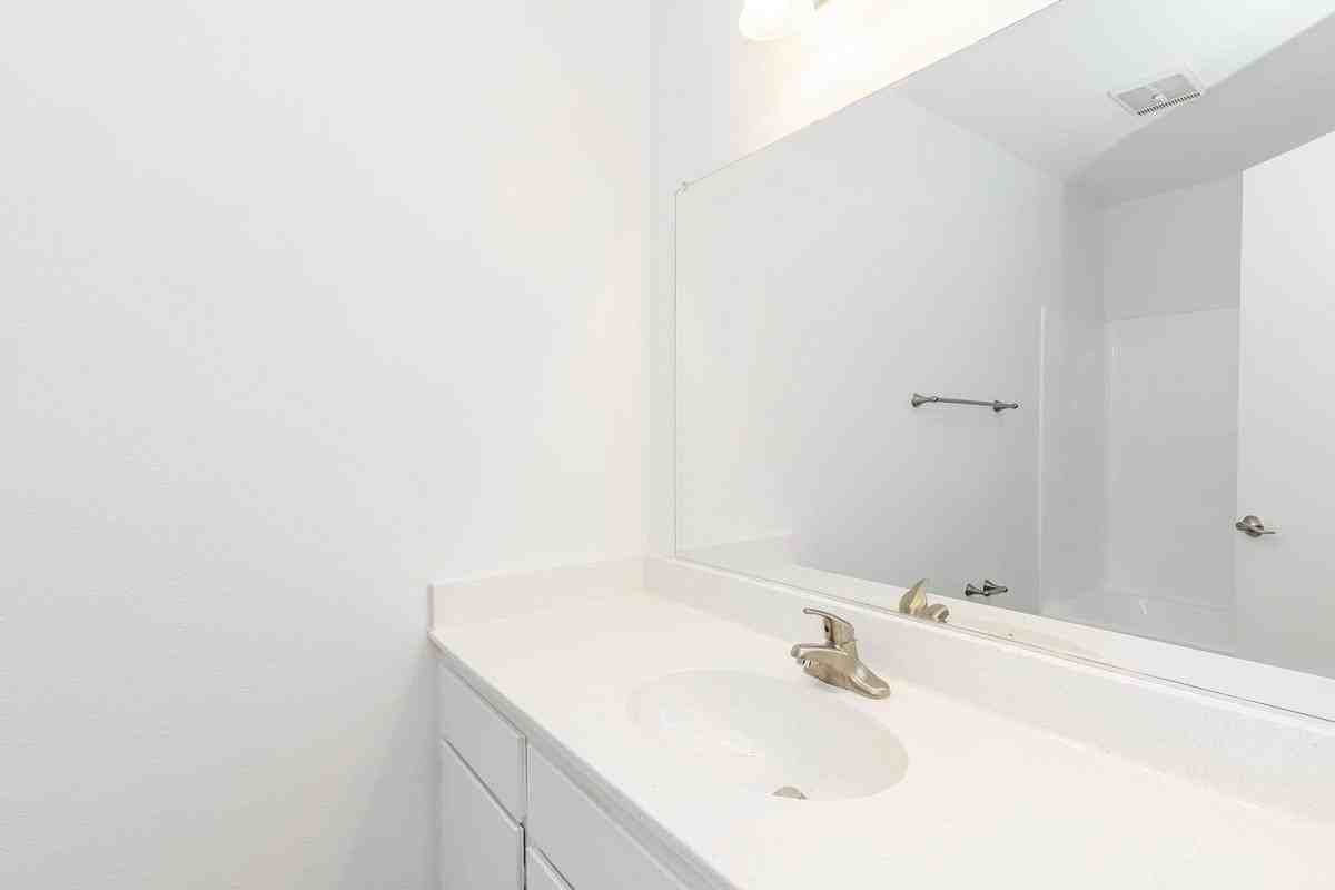 570 Knollview Ct - Photo 6 of 33