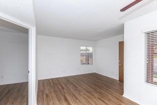 570 Knollview Ct - Photo 1 of 1