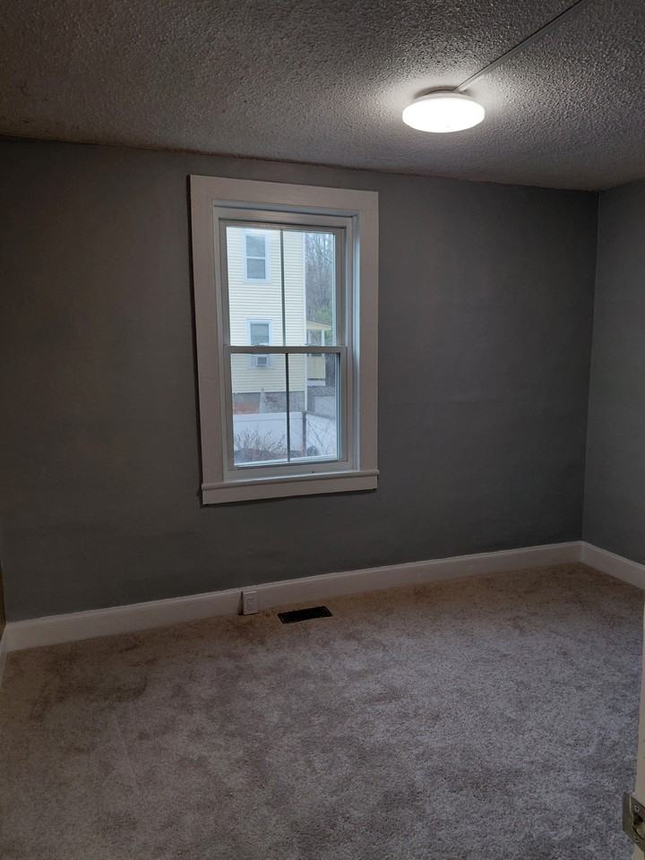 127 Patriots Rd - Photo 2 of 10