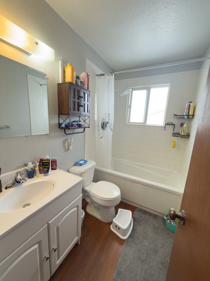 4421 49 Ave #1 - Photo 2 of 13