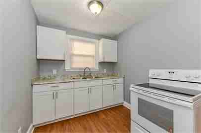 108 Sylvania Ave #4 - Photo 6 of 13