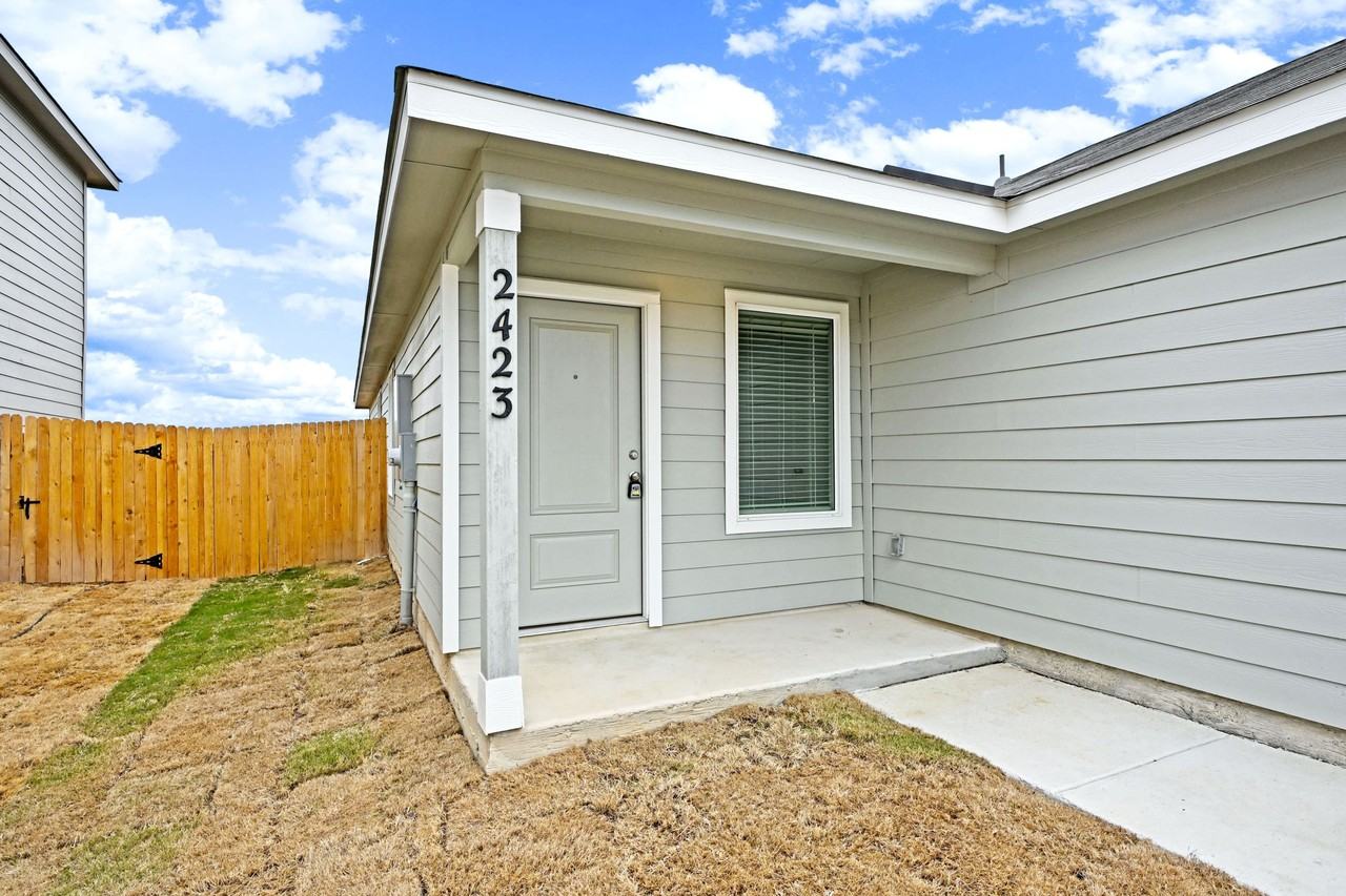 2423 Shady Grv #1 - Photo 2 of 50