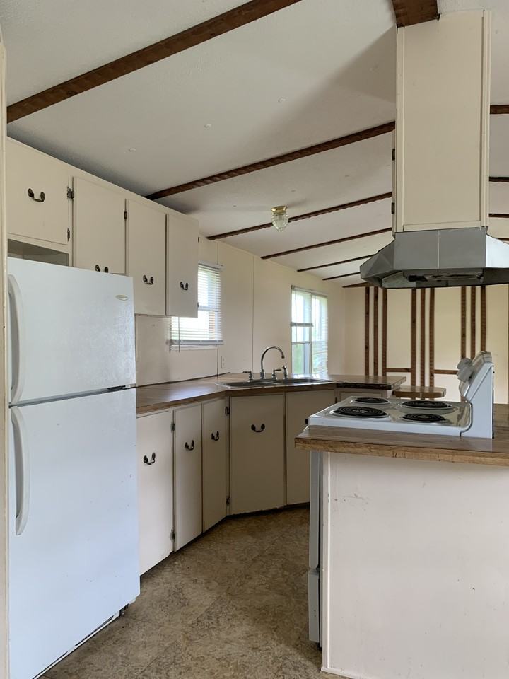 1713 Roscoe Howey Rd #1 - Photo 4 of 11