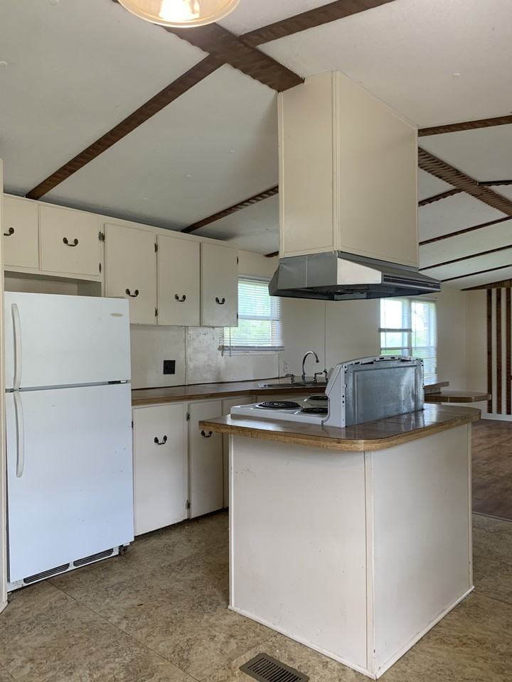 1713 Roscoe Howey Rd #1 - Photo 5 of 11