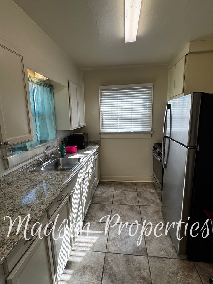 2350 B St #1 - Photo 5 of 12