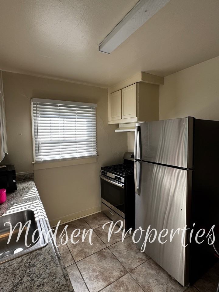 2350 B St #1 - Photo 6 of 12