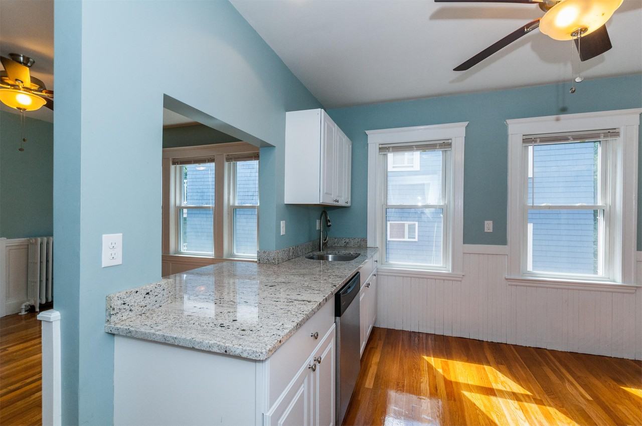 19 Saint Peter St #3 - Photo 4 of 20