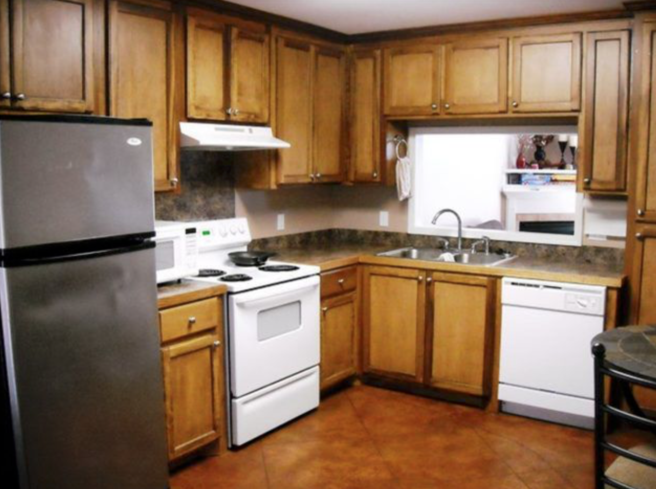 1207 Moss Hill Dr #1 - Photo 6 of 8