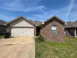 featured image of 312 W School St #1