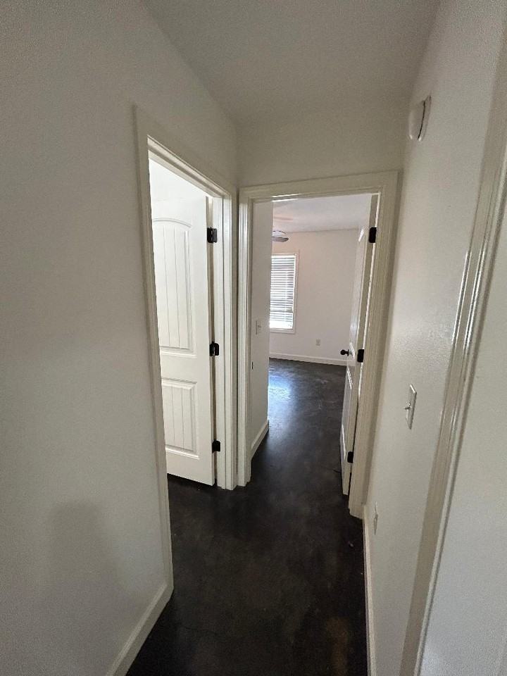 312 W School St #1 - Photo 3 of 14