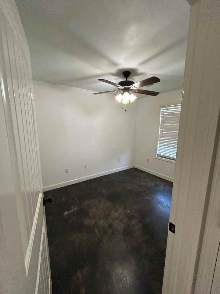 312 W School St #1 - Photo 6 of 14