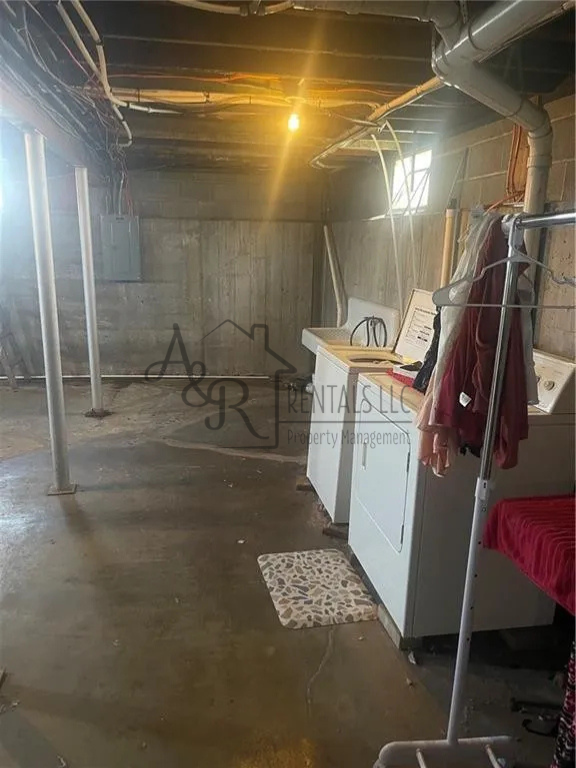 302 E 9th St #1 - Photo 6 of 6