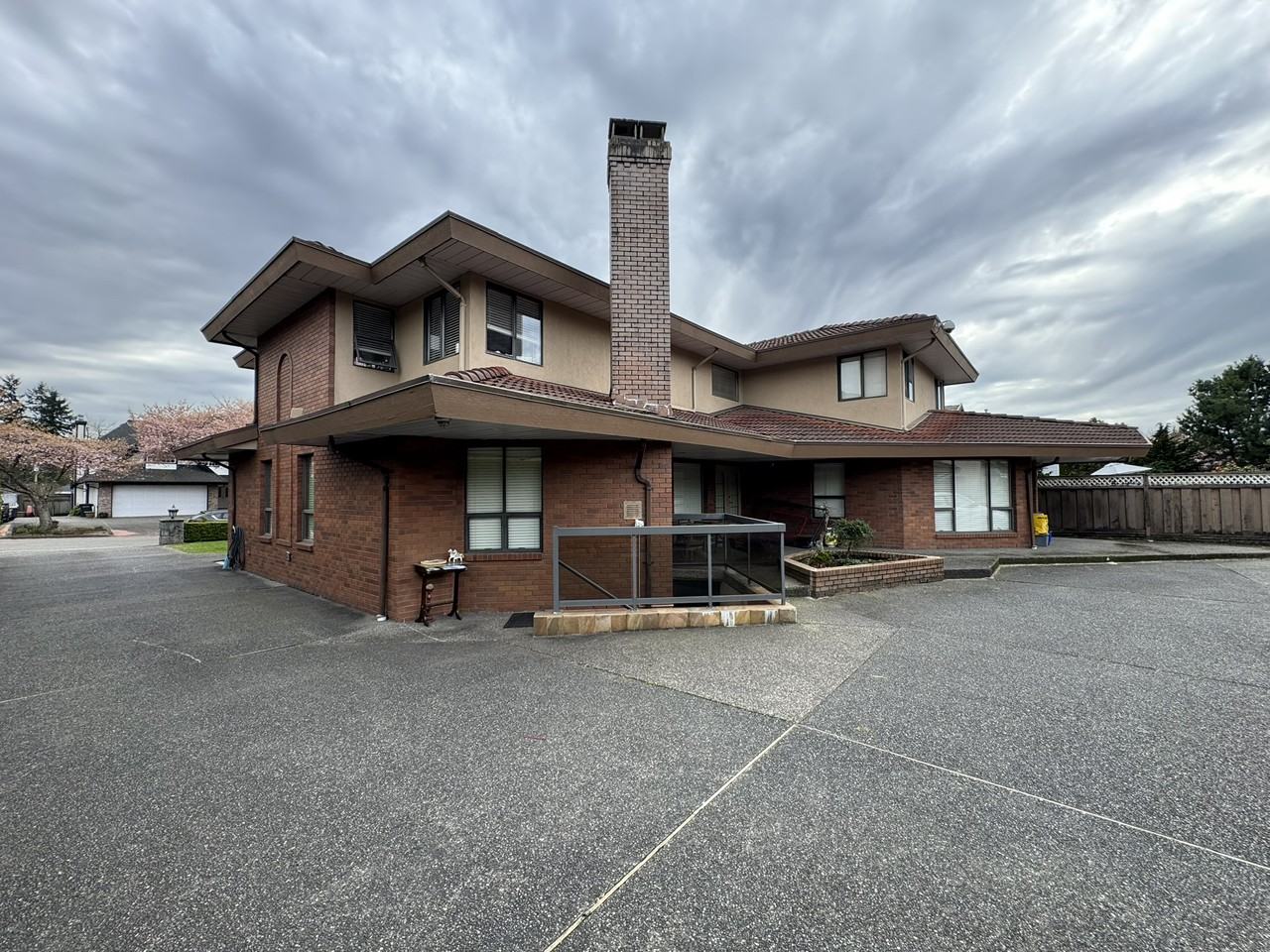 6921 Grant Pl - Photo 4 of 15