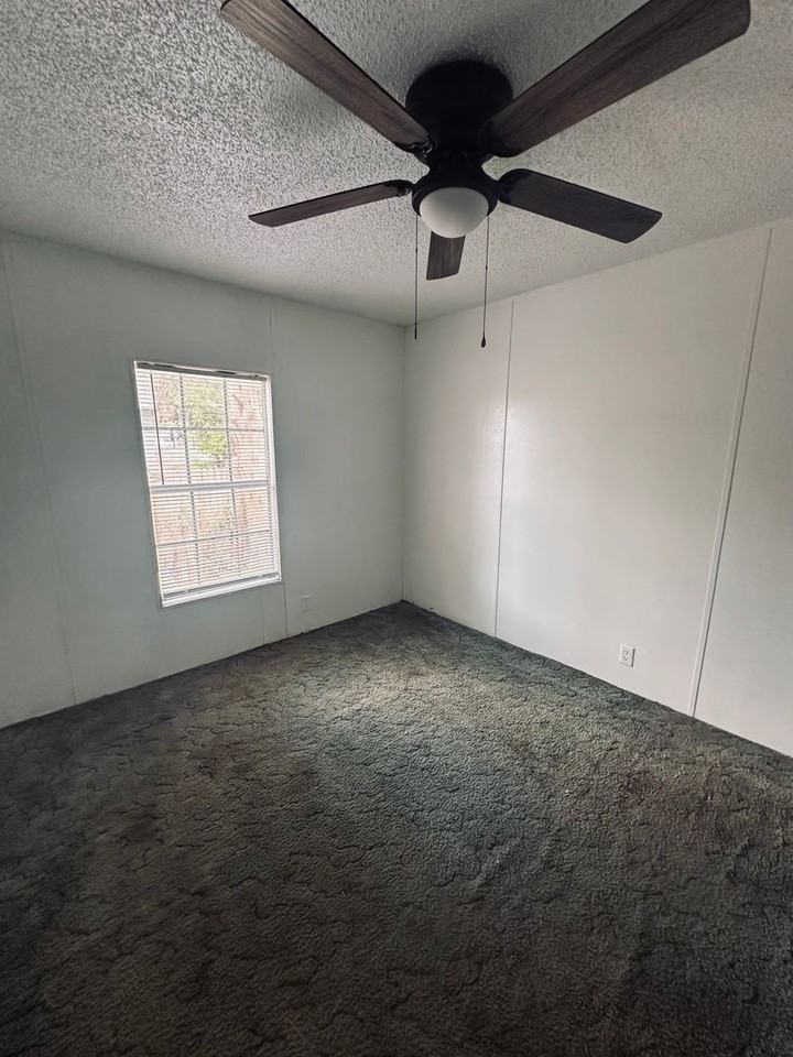 3 Bay Ave - Photo 2 of 4