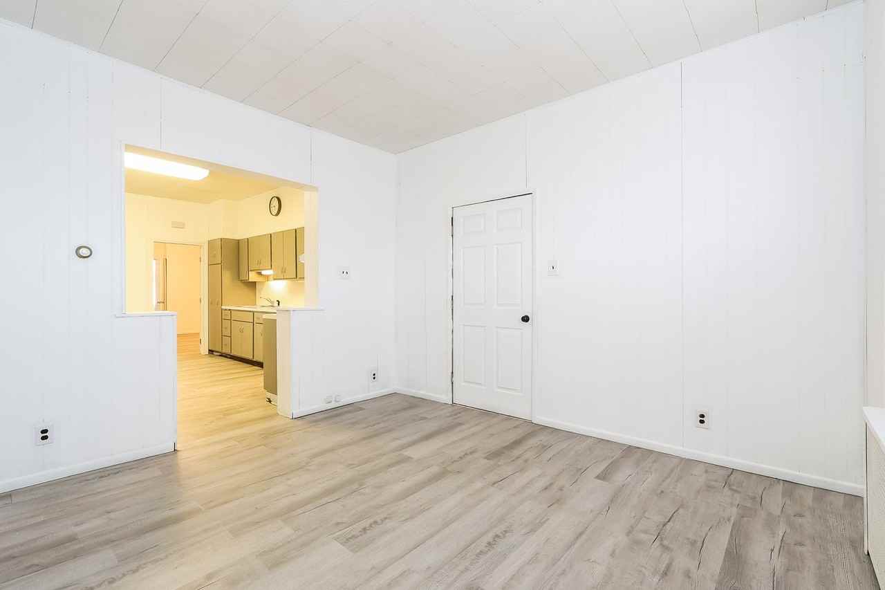 340-342 W Broad St - Photo 4 of 27