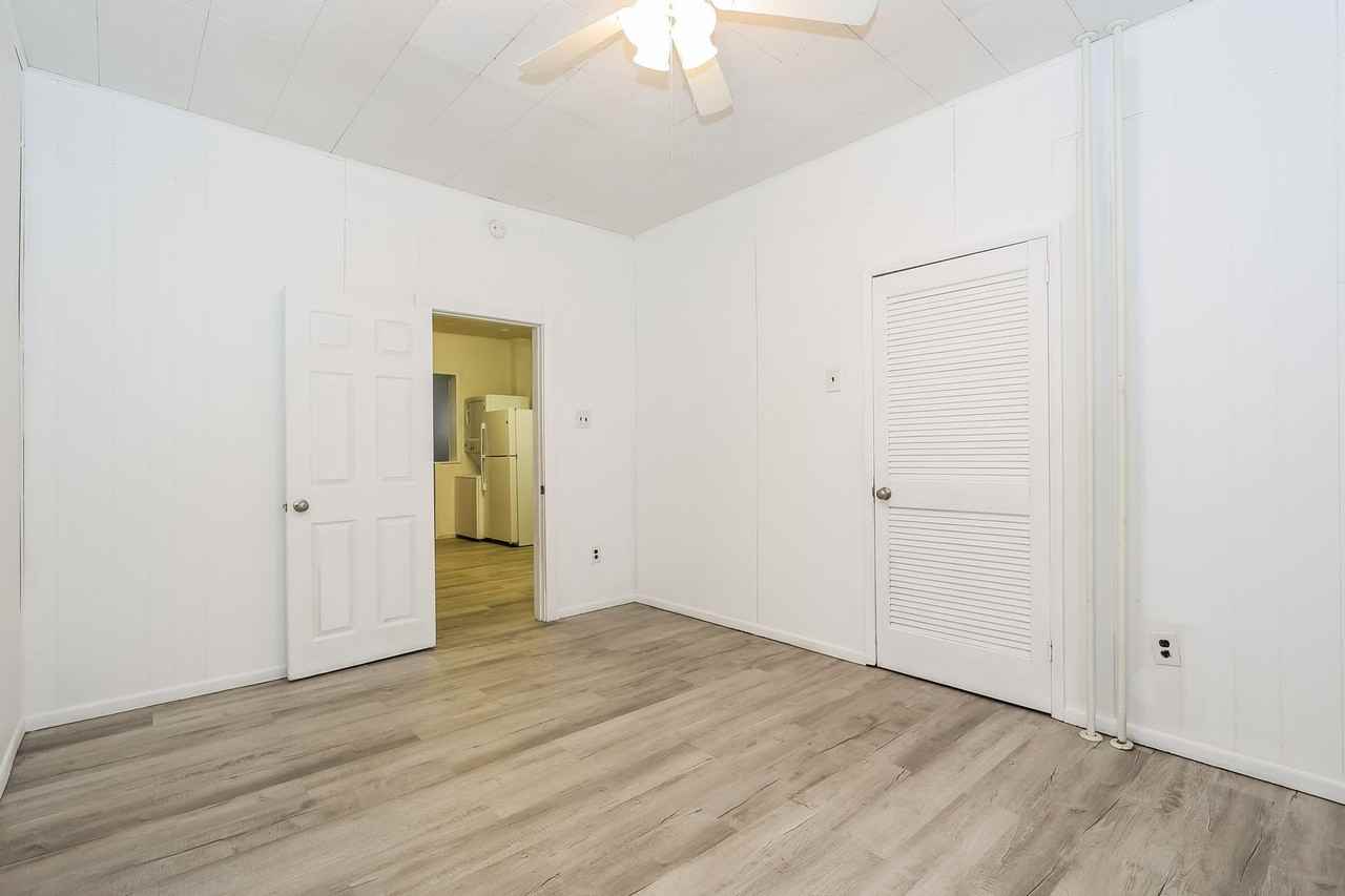 340-342 W Broad St - Photo 7 of 27