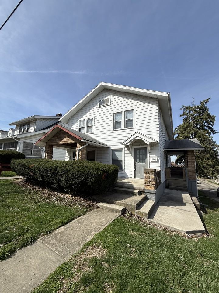 1101 Phillips Ave #1101 - Photo 3 of 19